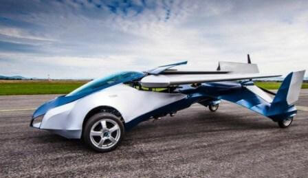 словацкая компания AeroMobil, например, несколько лет назад обещала, что представит свой летающий автомобиль в 2017 году