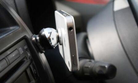  Магнитные держатели для телефона в машину