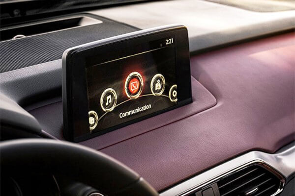 мультимедийной системой Mazda Connect с новым выдвижным 7-дюймовым экраном